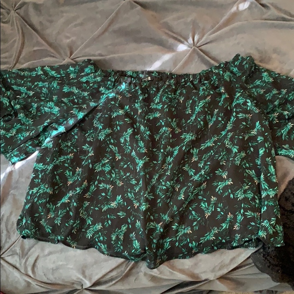 Off-the-shoulder Top